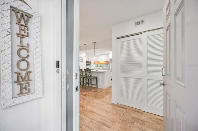 1166 W PEPPERTREE DRIVE 112D, Sarasota, FL 34242