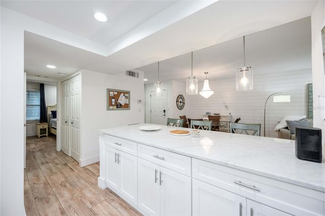 1166 W PEPPERTREE DRIVE 112D, Sarasota, FL 34242