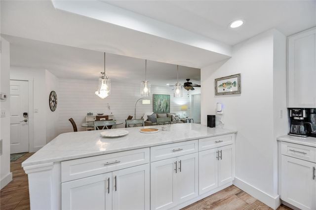 1166 W PEPPERTREE DRIVE 112D, Sarasota, FL 34242