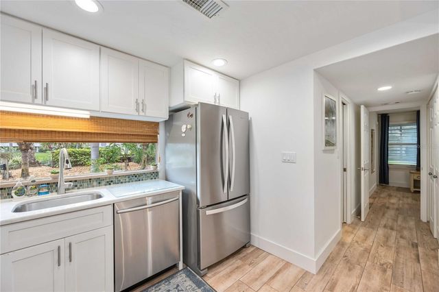 1166 W PEPPERTREE DRIVE 112D, Sarasota, FL 34242