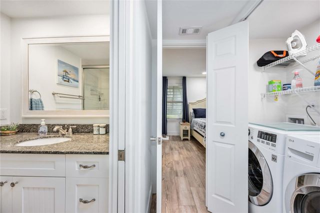 1166 W PEPPERTREE DRIVE 112D, Sarasota, FL 34242