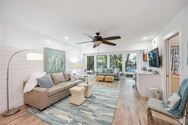 1166 W PEPPERTREE DRIVE 112D, Sarasota, FL 34242