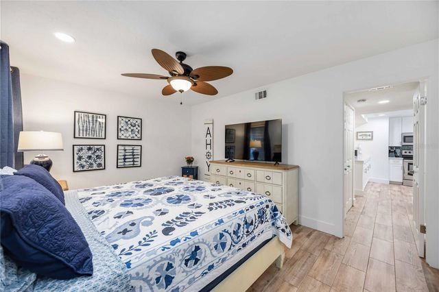 1166 W PEPPERTREE DRIVE 112D, Sarasota, FL 34242