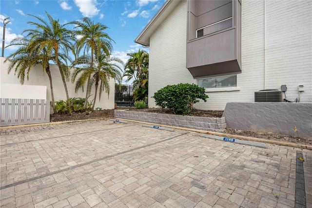 1166 W PEPPERTREE DRIVE 112D, Sarasota, FL 34242