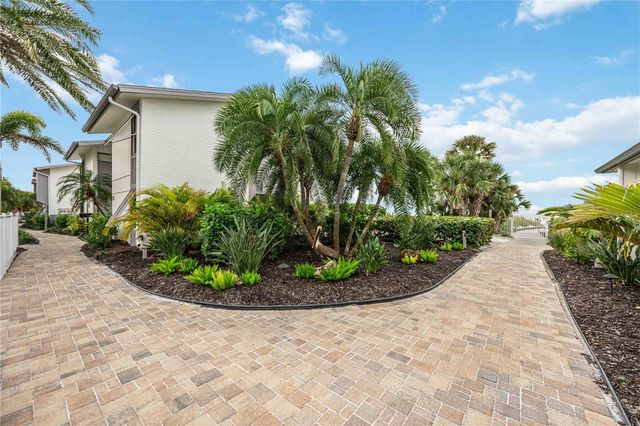 1166 W PEPPERTREE DRIVE 112D, Sarasota, FL 34242