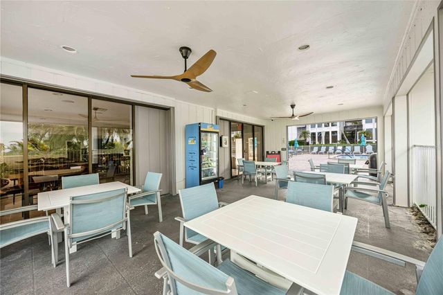 1166 W PEPPERTREE DRIVE 112D, Sarasota, FL 34242