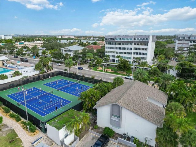 1166 W PEPPERTREE DRIVE 112D, Sarasota, FL 34242