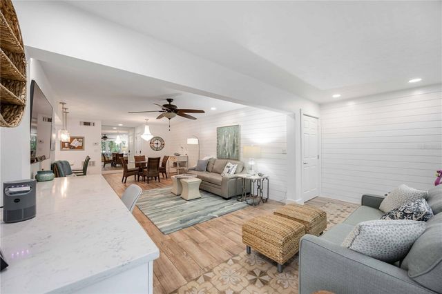 1166 W PEPPERTREE DRIVE 112D, Sarasota, FL 34242