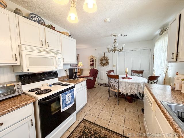 1205 Jay Lane, Tahlequah, OK 74464