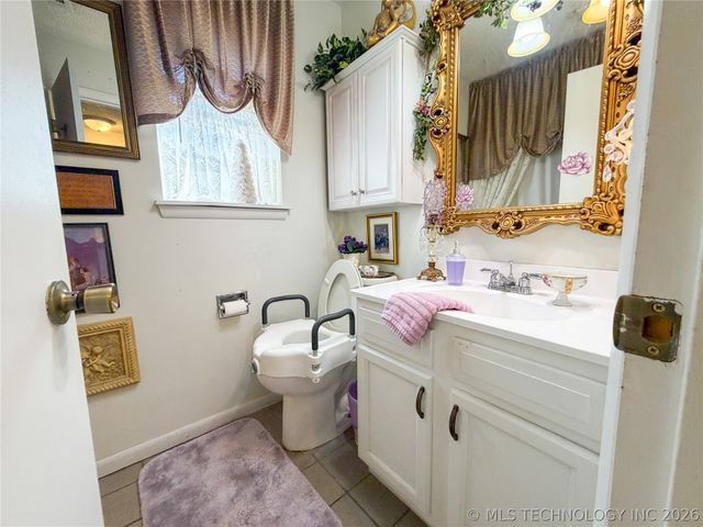 1205 Jay Lane, Tahlequah, OK 74464