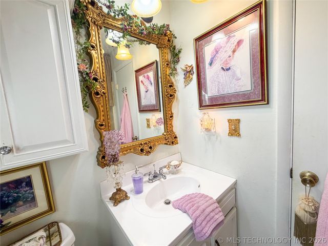 1205 Jay Lane, Tahlequah, OK 74464