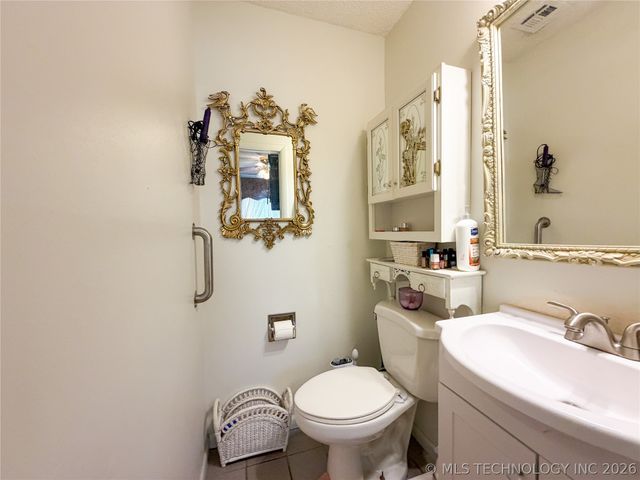 1205 Jay Lane, Tahlequah, OK 74464