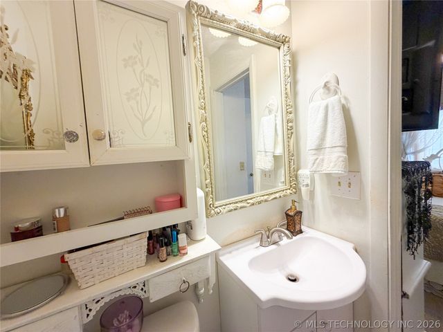 1205 Jay Lane, Tahlequah, OK 74464