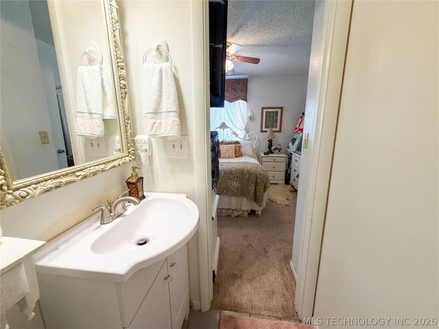 1205 Jay Lane, Tahlequah, OK 74464