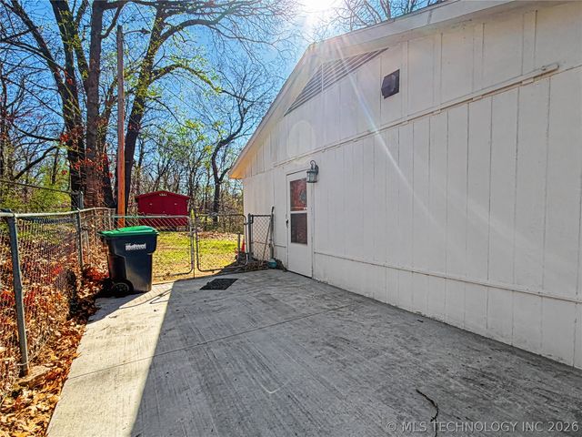 1205 Jay Lane, Tahlequah, OK 74464