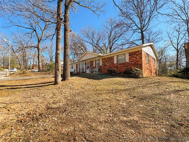 1205 Jay Lane, Tahlequah, OK 74464