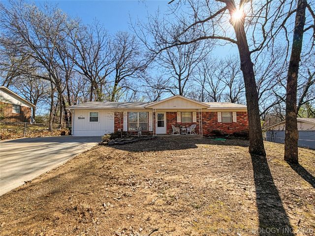 1205 Jay Lane, Tahlequah, OK 74464