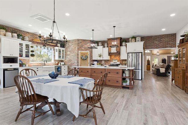 37008 FORESTDEL DRIVE, Eustis, FL 32736