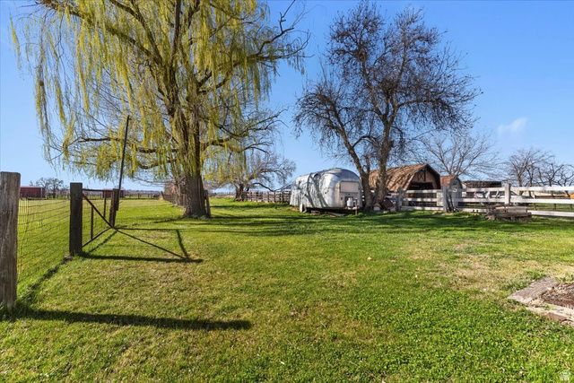 2495 W 2550 S, West Haven, UT 84401