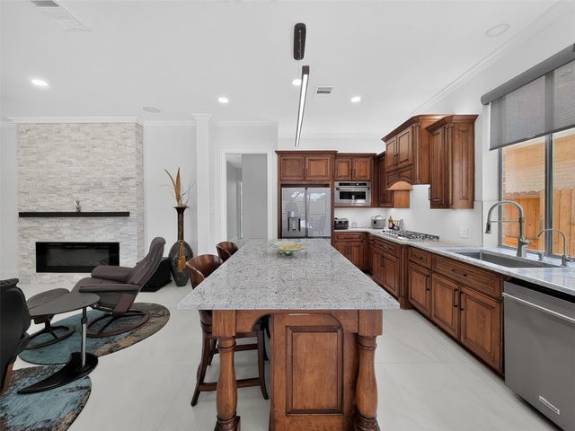 6911 Gossamer Lane, Sugar Land, TX 77479