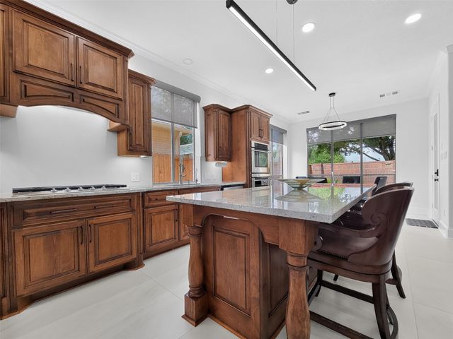 6911 Gossamer Lane, Sugar Land, TX 77479