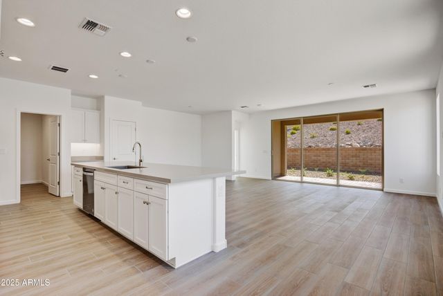 4155 DESERT MOON Drive, Wickenburg, AZ 85390