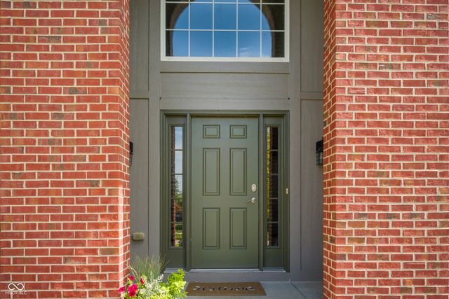 4737 Pebblepointe, Zionsville, IN 46077