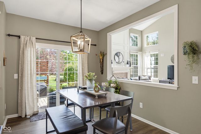 4737 Pebblepointe, Zionsville, IN 46077