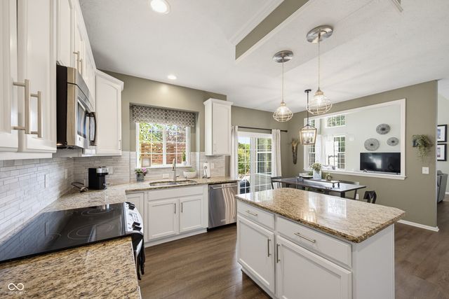 4737 Pebblepointe, Zionsville, IN 46077