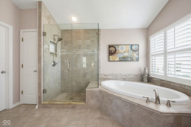 4737 Pebblepointe, Zionsville, IN 46077