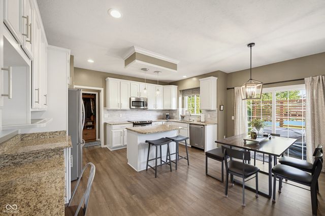 4737 Pebblepointe, Zionsville, IN 46077