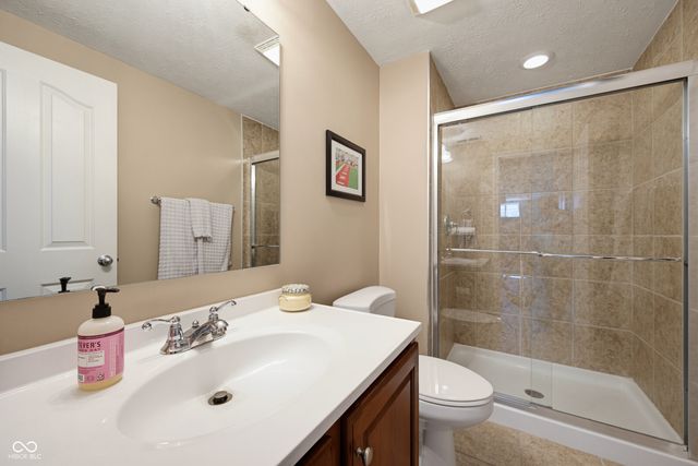4737 Pebblepointe, Zionsville, IN 46077