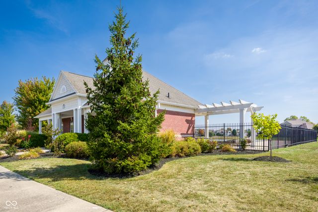 4737 Pebblepointe, Zionsville, IN 46077