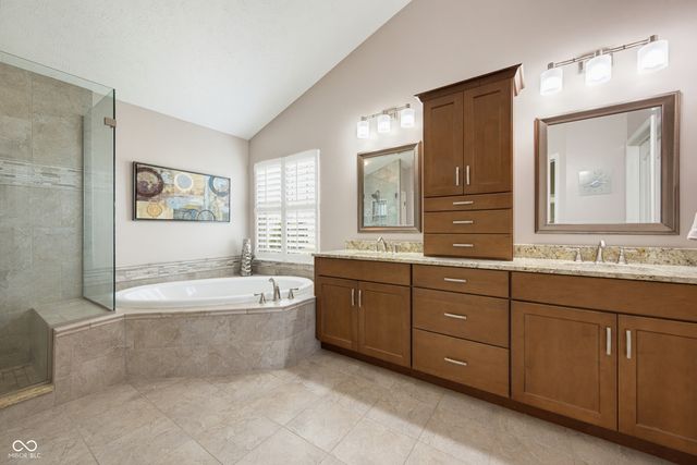 4737 Pebblepointe, Zionsville, IN 46077