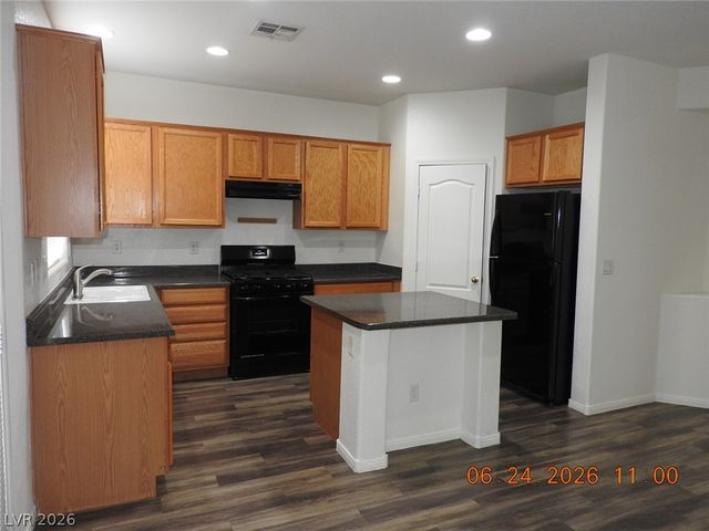 521 Dolphin Peak Court, North Las Vegas, NV 89084