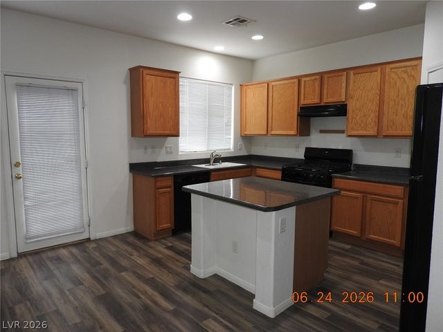 521 Dolphin Peak Court, North Las Vegas, NV 89084