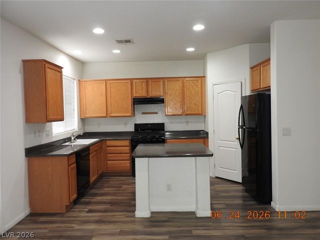 521 Dolphin Peak Court, North Las Vegas, NV 89084