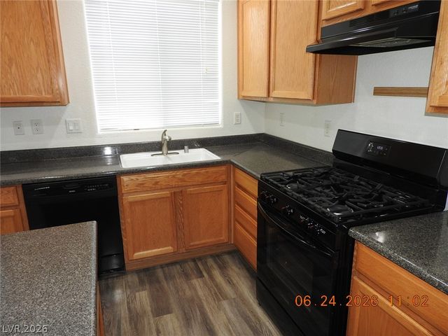 521 Dolphin Peak Court, North Las Vegas, NV 89084