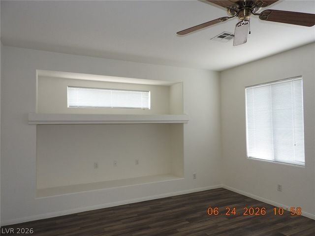 521 Dolphin Peak Court, North Las Vegas, NV 89084