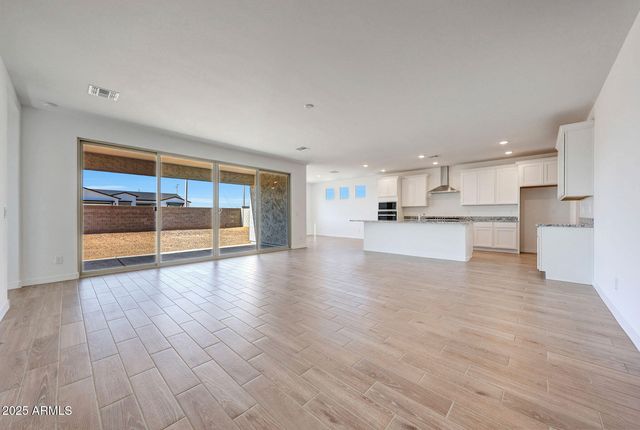 28832 N 174th Lane, Surprise, AZ 85387