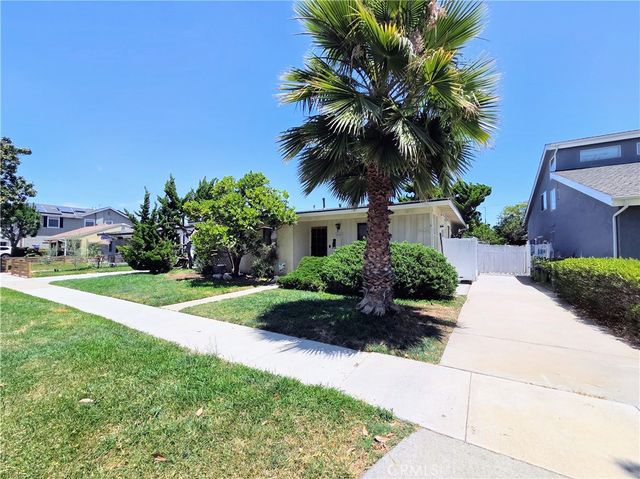 2080 Senasac Avenue, Long Beach, CA 90815