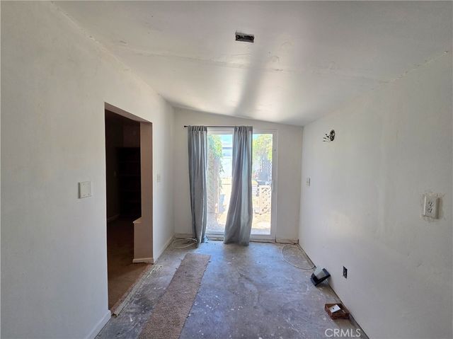 2080 Senasac Avenue, Long Beach, CA 90815