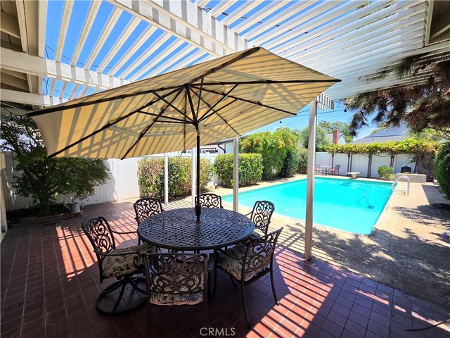 2080 Senasac Avenue, Long Beach, CA 90815