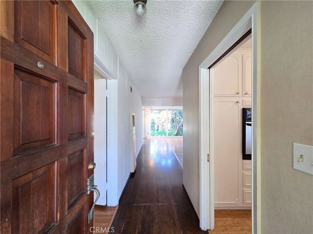 2080 Senasac Avenue, Long Beach, CA 90815