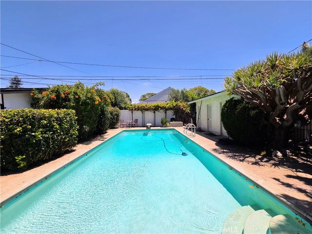 2080 Senasac Avenue, Long Beach, CA 90815