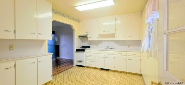 3618 BEVANS ST, Cheyenne, WY 82001