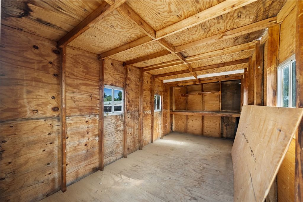 Image 25 of property listing at 33320 Barley Lane, Wildomar, CA 92595