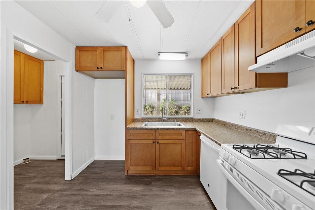 Image 8 of property listing at 33320 Barley Lane, Wildomar, CA 92595