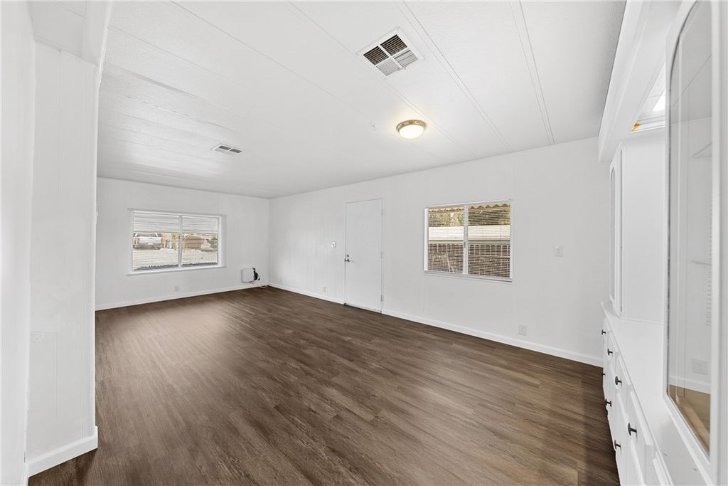 Image 9 of property listing at 33320 Barley Lane, Wildomar, CA 92595