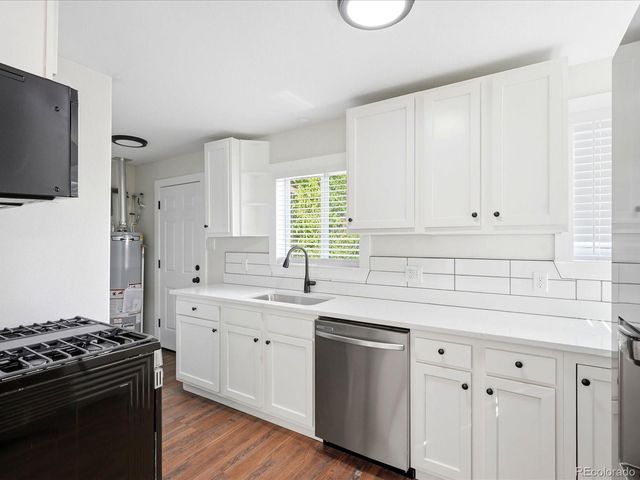 5 Stuart Street, Denver, CO 80219